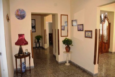 Casa Independiente de 5 habitaciones en venta en Vedado, Plaza de la Revolución, La Habana