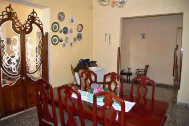 Casa Independiente de 5 habitaciones en venta en Vedado, Plaza de la Revolución, La Habana