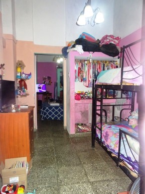 Casa de 2 habitaciones en venta en Centro Habana, La Habana