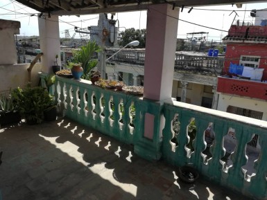 Duplex with 4 bedrooms for sale in Las Cañas, Cerro, La Habana
