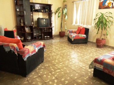 Casa de 2 habitaciones en venta en Las Cañas, Cerro, La Habana