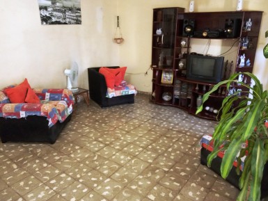 Casa de 2 habitaciones en venta en Las Cañas, Cerro, La Habana