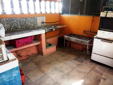Casa Independiente de 2 habitaciones en venta en Las Cañas, Cerro, La Habana