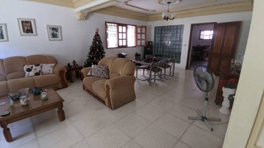 Casa de 4 habitaciones en venta en Nuevo Vedado, Plaza de la Revolución, La Habana