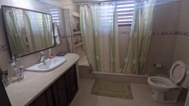 Casa de 4 habitaciones en venta en Nuevo Vedado, Plaza de la Revolución, La Habana