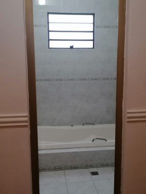 Casa de 5 habitaciones en venta en Víbora Park, Arroyo Naranjo, La Habana