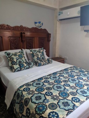 Casa Independiente de 5 habitaciones en venta en Playa, La Habana