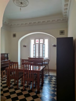 Casa Independiente de 5 habitaciones en venta en Playa, La Habana