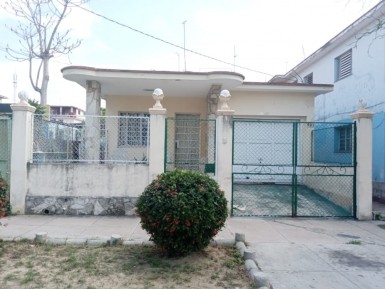Independent House in Sevillano, Diez de Octubre, La Habana
