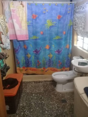 Casa Independiente de 1 habitación en venta en Los Quemados, Marianao, La Habana