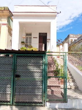 Independent House in Santos Suárez, Diez de Octubre, La Habana