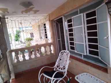 Casa de 2 habitaciones en venta en Cuatro Caminos, Cotorro, La Habana