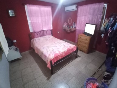 Casa Independiente de 2 habitaciones en venta en Las Guásimas, Arroyo Naranjo, La Habana