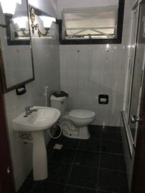 Casa Independiente de 4 habitaciones en venta en California, San Miguel del Padrón, La Habana