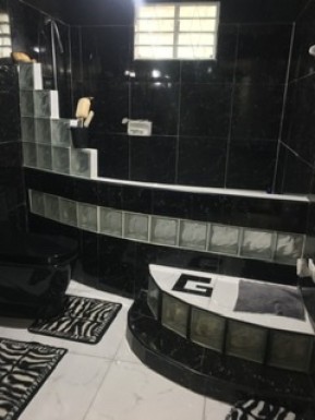 Casa Independiente de 4 habitaciones en venta en California, San Miguel del Padrón, La Habana