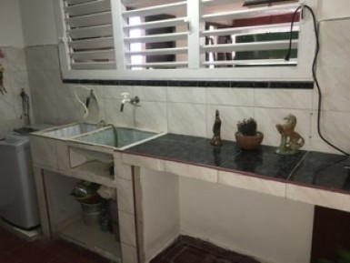 Casa Independiente de 4 habitaciones en venta en California, San Miguel del Padrón, La Habana