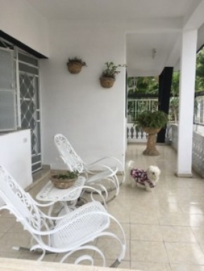 Casa Independiente de 4 habitaciones en venta en California, San Miguel del Padrón, La Habana