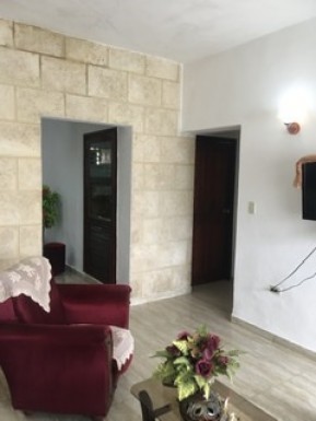 Casa Independiente de 4 habitaciones en venta en California, San Miguel del Padrón, La Habana