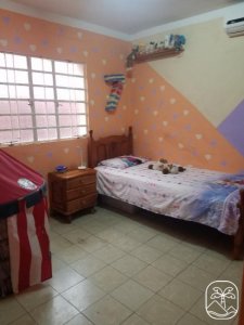 Casa de 4 habitaciones en venta en Ampliación del Sevillano, Arroyo Naranjo, La Habana - Miniatura 5