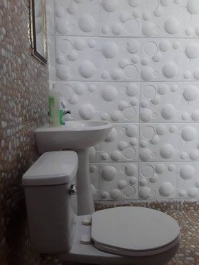 Casa Independiente de 3 habitaciones en venta en Guanabo, Habana del Este, La Habana