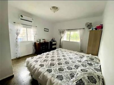Casa Independiente de 3 habitaciones en venta en Guanabo, Habana del Este, La Habana