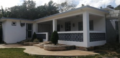 Casa Independiente de 3 habitaciones en venta en Guanabo, Habana del Este, La Habana