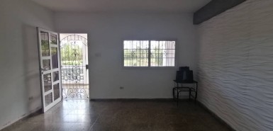 Casa Independiente de 3 habitaciones en venta en Guanabo, Habana del Este, La Habana