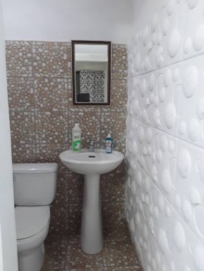 Casa Independiente de 3 habitaciones en venta en Guanabo, Habana del Este, La Habana