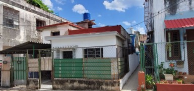 Independent House in Playa, La Habana