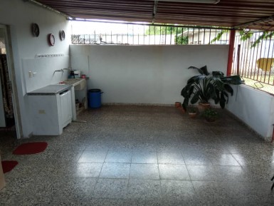 Casa Independiente de 2 habitaciones en venta en Lotería, Cotorro, La Habana