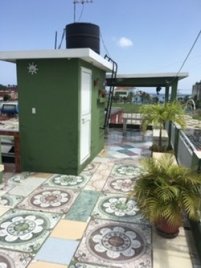 Biplanta de 3 habitaciones en venta en Jaimanitas, Playa, La Habana
