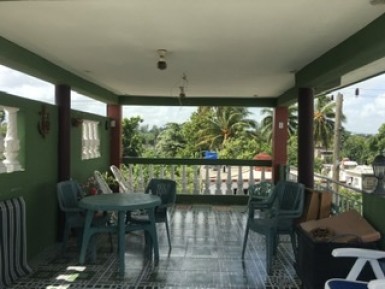 Biplanta de 3 habitaciones en venta en Jaimanitas, Playa, La Habana