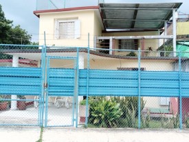 Biplanta de 6 habitaciones en venta en Mazorra, Boyeros, La Habana - Miniatura 1