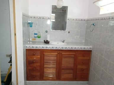 Biplanta de 6 habitaciones en venta en Mazorra, Boyeros, La Habana