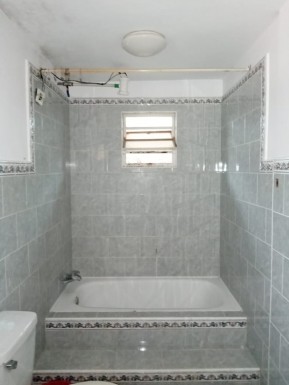 Biplanta de 6 habitaciones en venta en Mazorra, Boyeros, La Habana