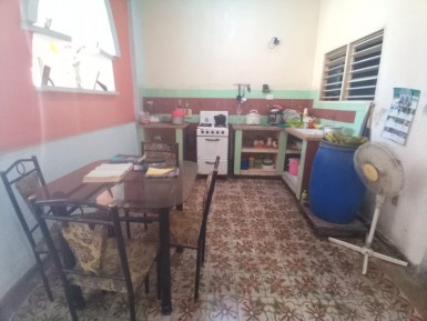 Casa de 2 habitaciones en venta en Las Cañas, Cerro, La Habana