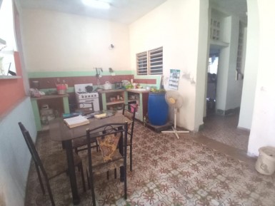 Casa de 2 habitaciones en venta en Las Cañas, Cerro, La Habana