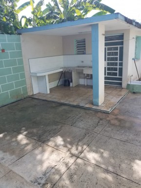 Casa Independiente de 2 habitaciones en venta en Lotería, Cotorro, La Habana