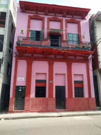 Casa Colonial de 5 habitaciones en venta en Cayo Hueso, Centro Habana, La Habana