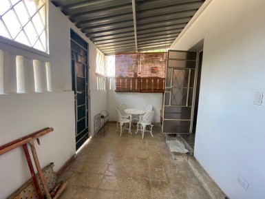 Duplex with 2 bedrooms for sale in Los Quemados, Marianao, La Habana