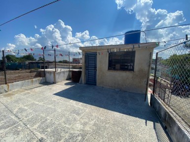 Duplex with 2 bedrooms for sale in Los Quemados, Marianao, La Habana