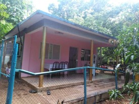 Casa Independiente de 3 habitaciones en permuta en Alamar Este, Habana del Este, La Habana