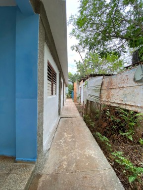 Casa Independiente de 3 habitaciones en venta en Alamar Este, Habana del Este, La Habana