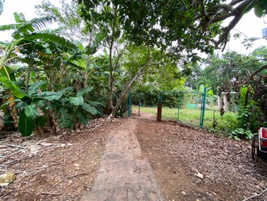 Casa Independiente de 3 habitaciones en venta en Alamar Este, Habana del Este, La Habana