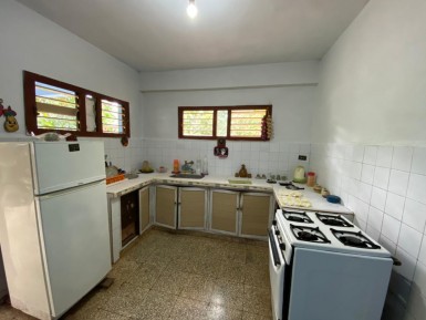 Casa Independiente de 3 habitaciones en venta en Alamar Este, Habana del Este, La Habana