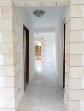 Casa Independiente de 5 habitaciones en venta en Balcón Arimao, La Lisa, La Habana