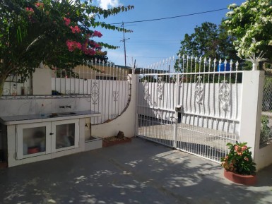 Detached House with 6 bedrooms for sale in Santa Fe, Playa, La Habana