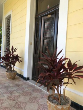 Biplanta de 8 habitaciones en venta en Vedado, Plaza de la Revolución, La Habana
