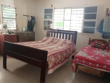 Casa Independiente de 3 habitaciones en venta en Guanabo, Habana del Este, La Habana