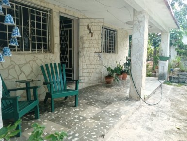 Casa Independiente de 3 habitaciones en venta en Guanabo, Habana del Este, La Habana